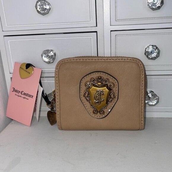 NWT Juicy Couture Beige Wallet with Gold Emblem - Picture 5 of 8